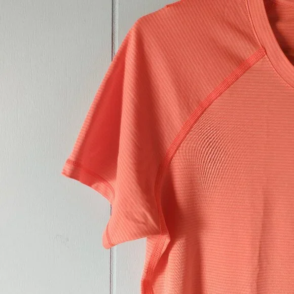 UNDER ARMOUR - Fitted Activewear T-Shirt - Picture 4 of 6